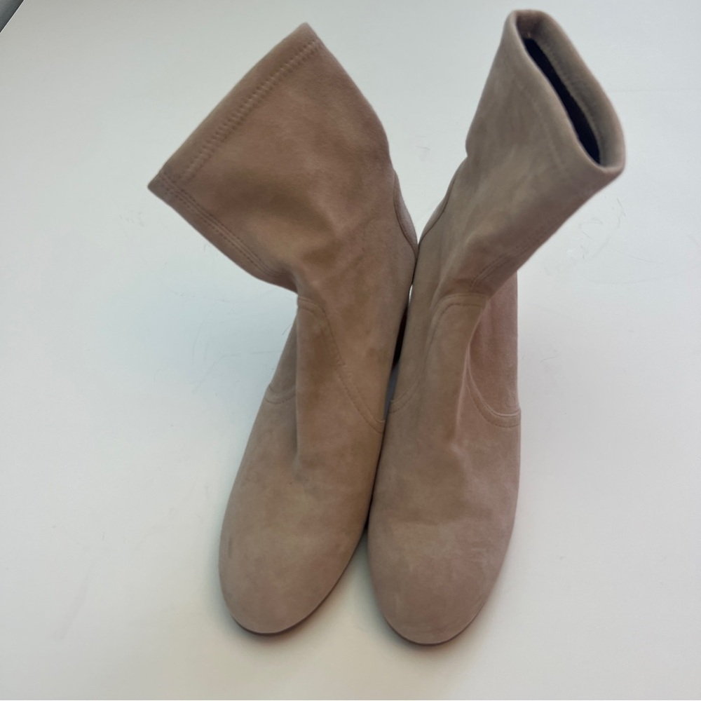 Stuart Weitzman Suede Bootie with Rounded Block Heel in Blush Pink, Size 8 - Picture 3 of 6